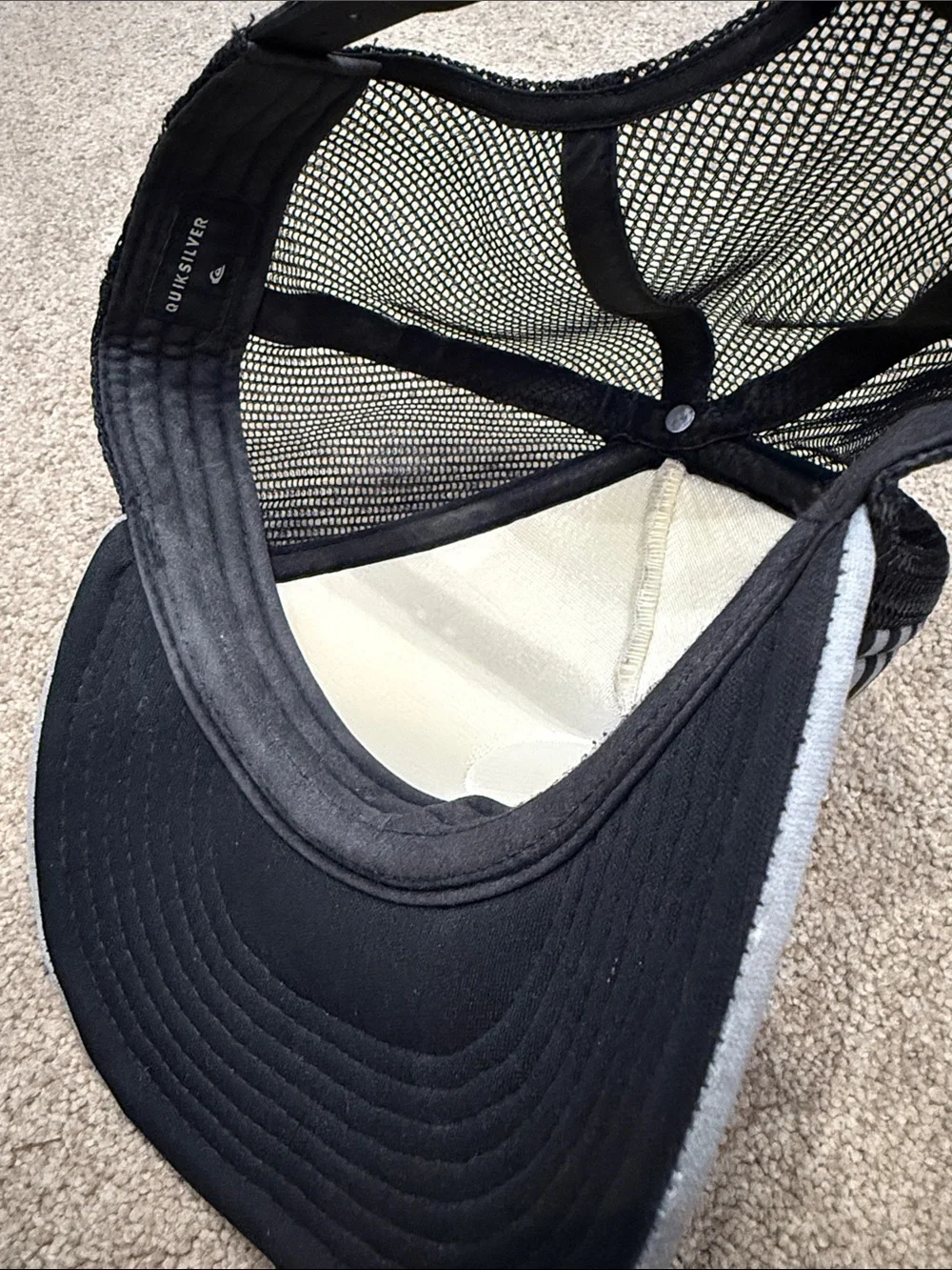 Quiksilver Two-Tone Gray & Black Mesh Trucker Cap Hat